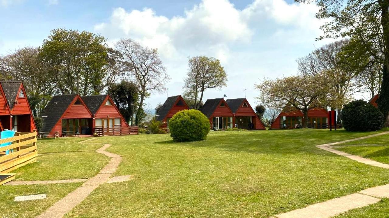 Villa Front Line Chalet With Open Sea Views & Swimming Pool In Kingsdown No14 Extérieur photo