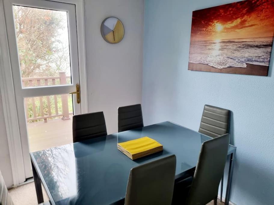 Villa Front Line Chalet With Open Sea Views & Swimming Pool In Kingsdown No14 Extérieur photo