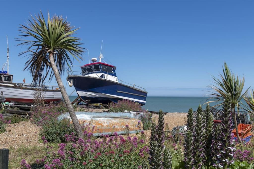 Villa Front Line Chalet With Open Sea Views & Swimming Pool In Kingsdown No14 Extérieur photo