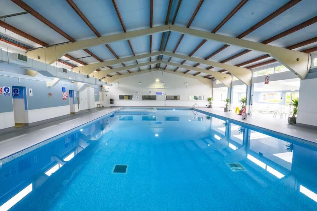Villa Front Line Chalet With Open Sea Views & Swimming Pool In Kingsdown No14 Extérieur photo